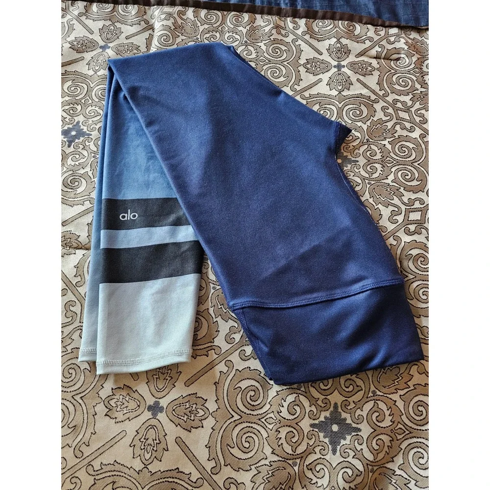 ALO Yoga Airbrush Ombré Gradient Stripe Leggings Blue Black Size M 29